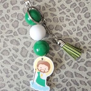 San judas beaded keychain made with chunky beads. great for gift or just for you